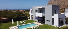 Modern large villa with private pool set in a quiet location